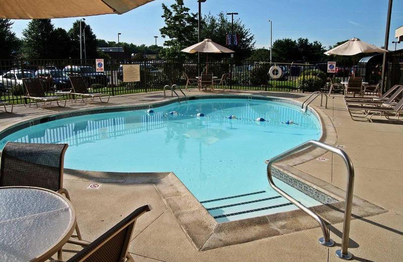 هتل Hampton Inn West Springfield