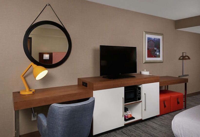 فندق Hampton Inn By Hilton Youngstown West I 80