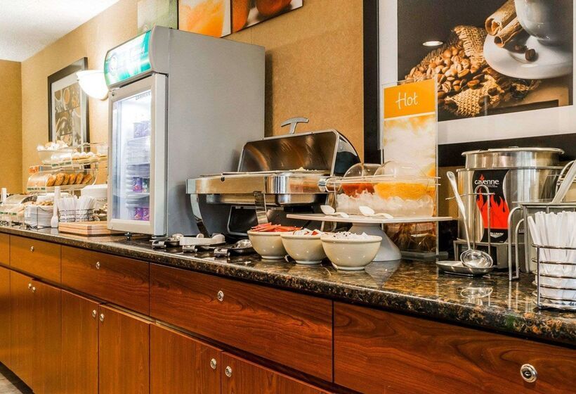 בית מלון כפרי Quality Inn Auburn Hills Detroit North