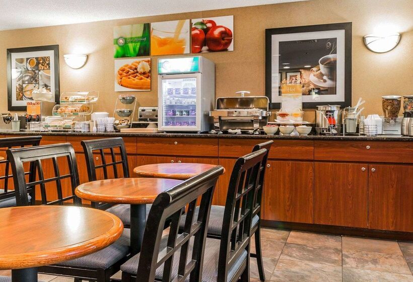 בית מלון כפרי Quality Inn Auburn Hills Detroit North