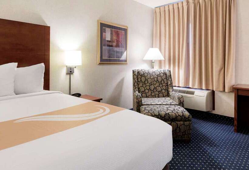 בית מלון כפרי Quality Inn Auburn Hills Detroit North