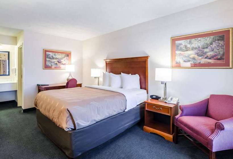 בית מלון כפרי Quality Inn Lynchburg Near University