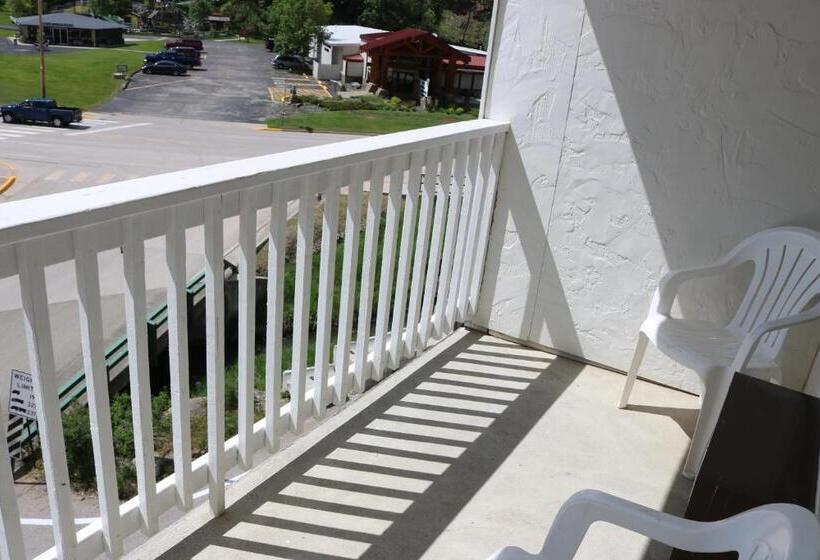 هتل Roosevelt Inn Mount Rushmore