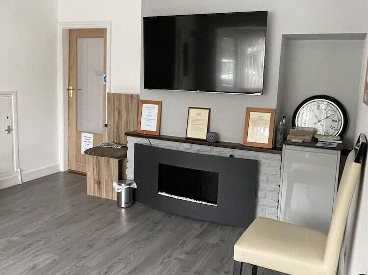 تختخواب و صبحانه Cranmore Guest House