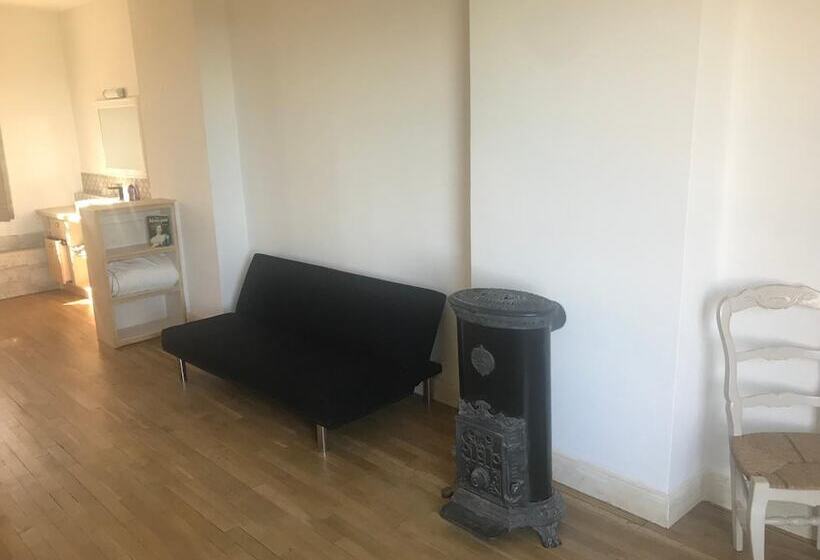 ベッドアンドブレックファースト Librairie Abelard