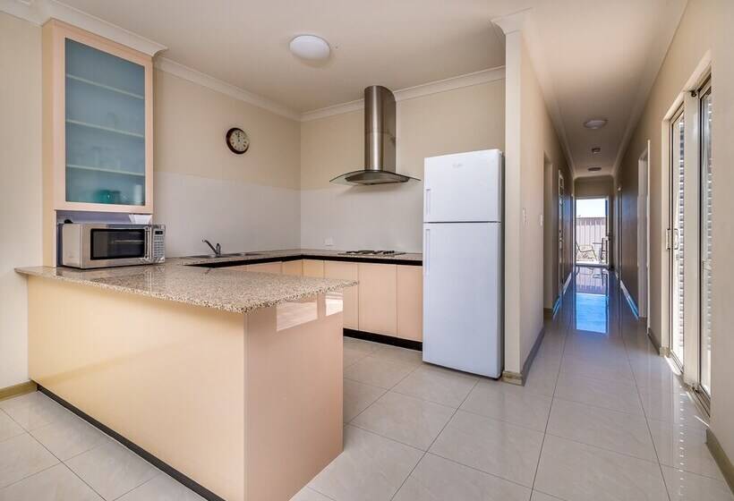 Seafront Unit 60