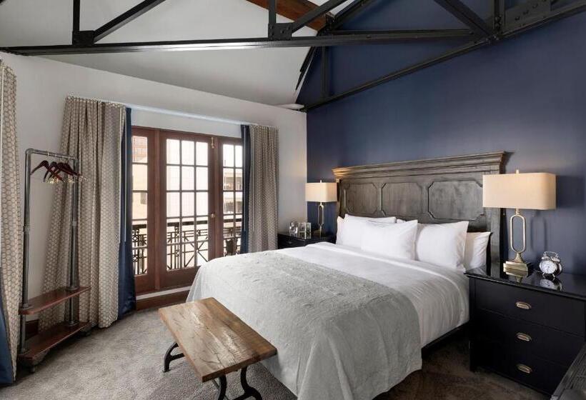 هتل Celeste Of St Paul