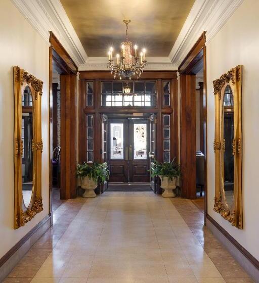 هتل Celeste Of St Paul