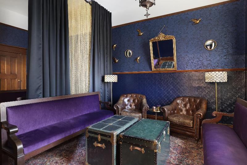 هتل Celeste Of St Paul