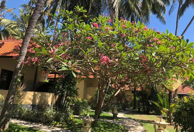 Отель Teluk Karang Dive & Spa Resort