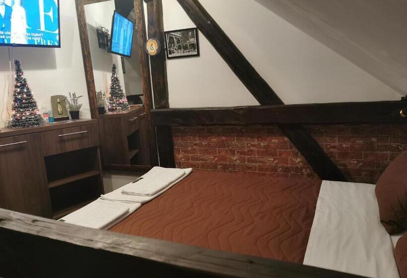 استراحتگاه Pirocanac Rooms & Restaurant