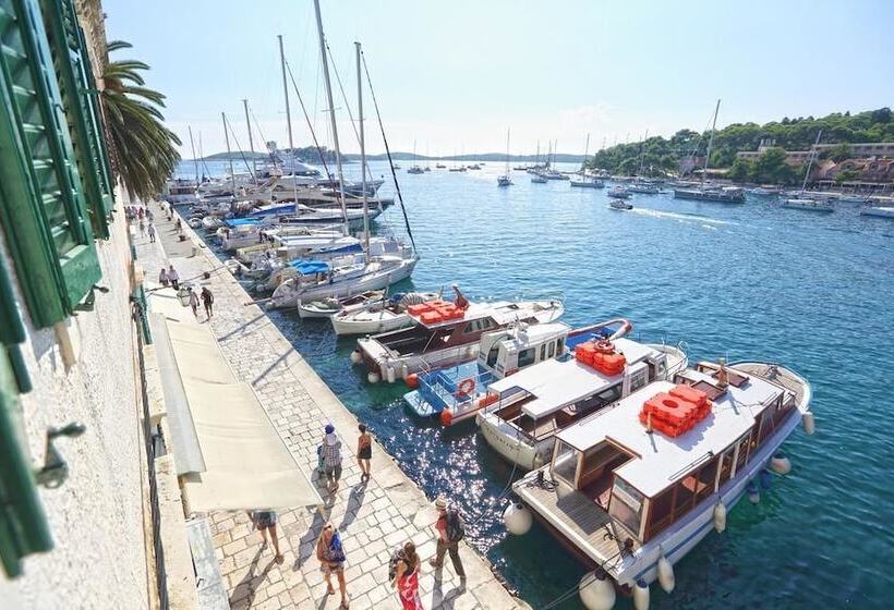 Apartment Hvar   Center Town