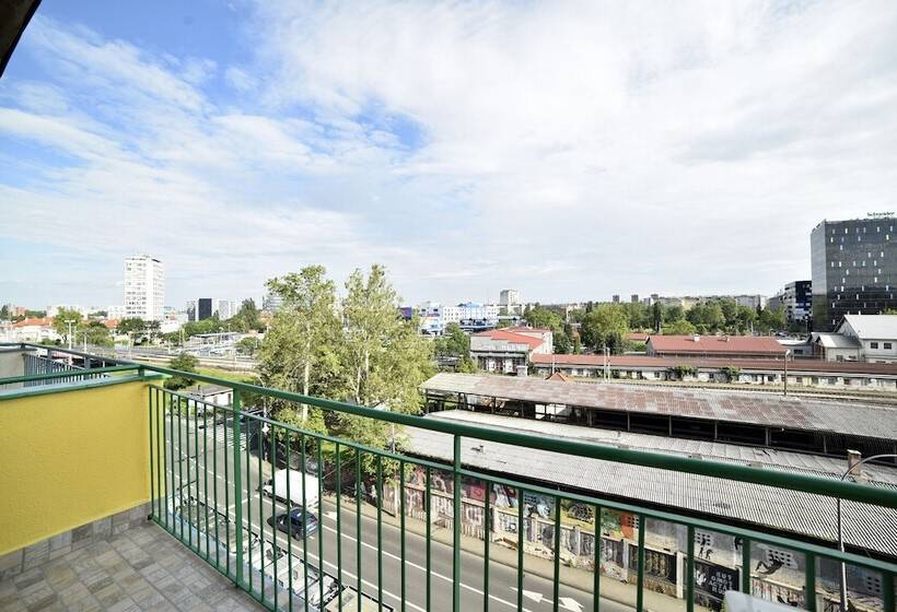 Premium Apartment Stefany By Metropolis