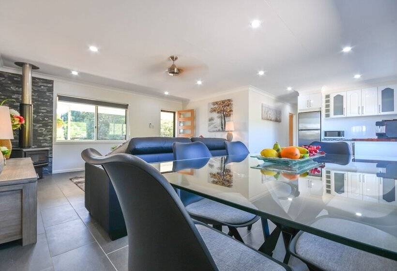 Yungaburra  Lodge