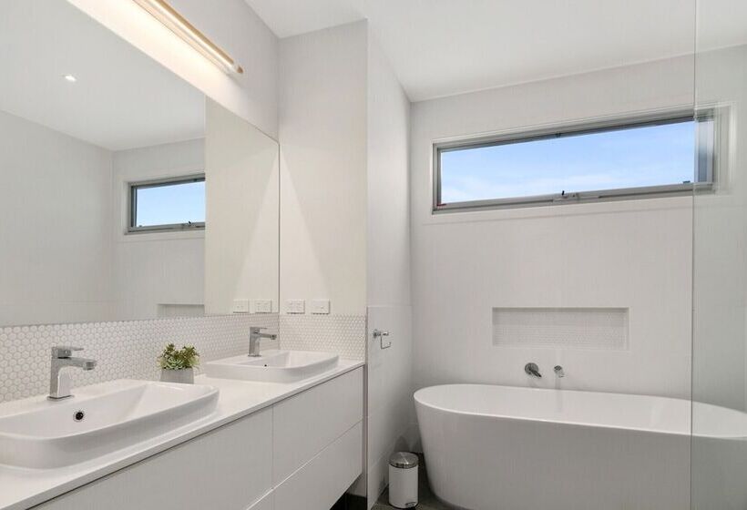 Pukeko Beach House