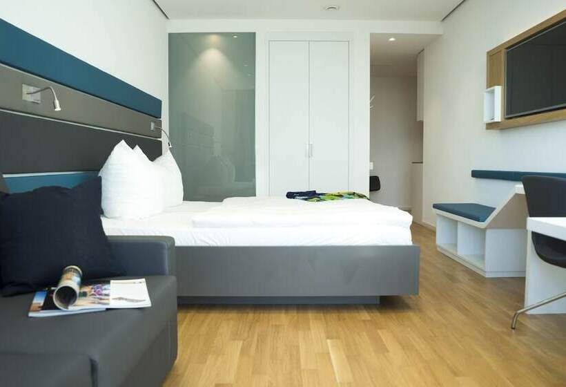 Seven Hotel + Boardinghouse