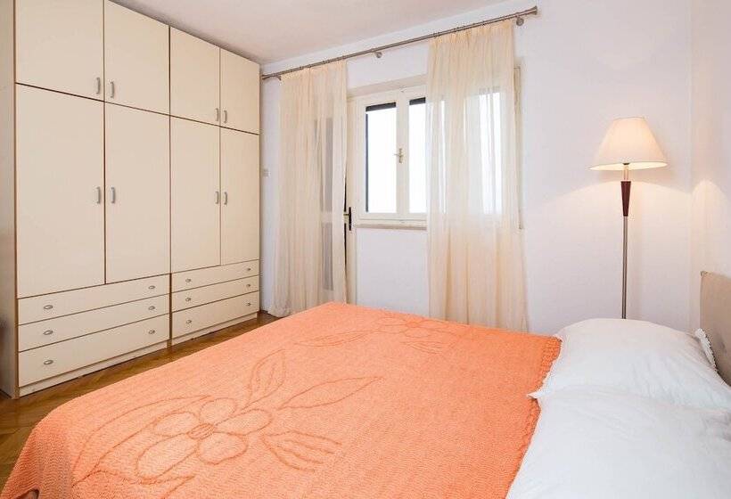 Apartments Marija Brac