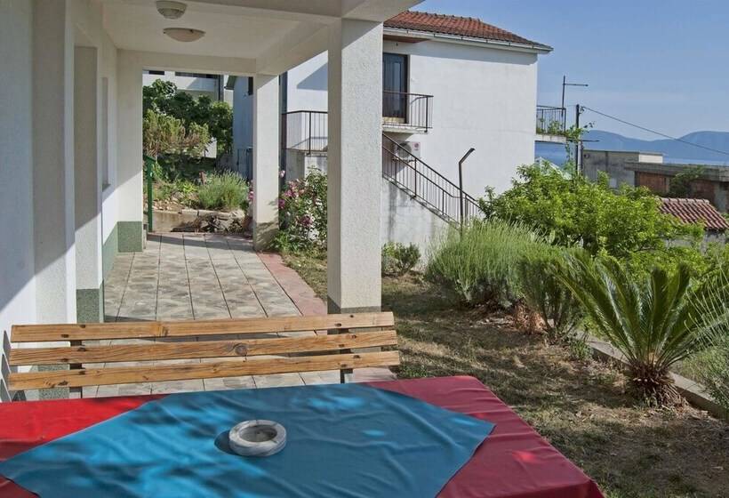 Apartments Zderic