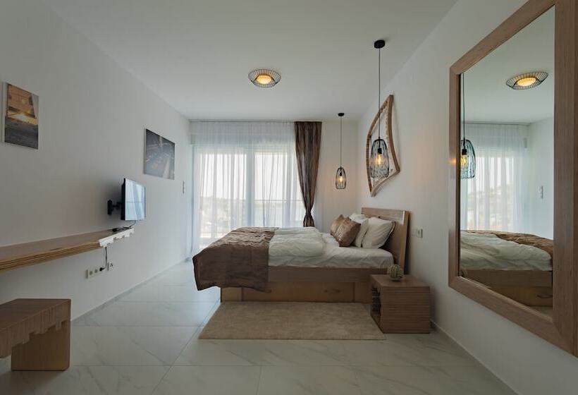 Villa Compass Luxury In A Natural Bay