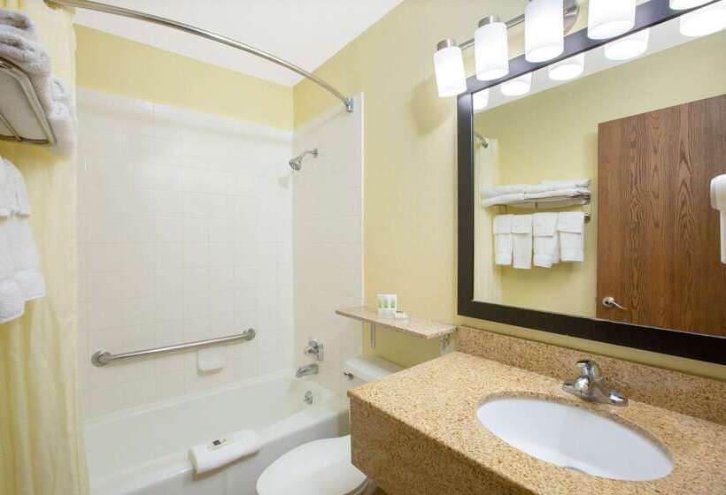 هتل Americinn By Wyndham Council Bluffs