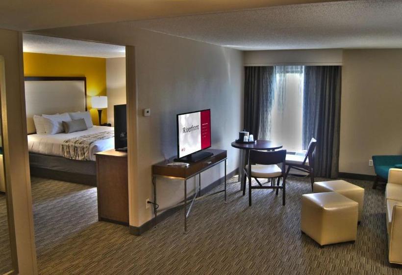 هتل Holiday Inn Express & Suites Cincinnati Riverfront, An Ihg