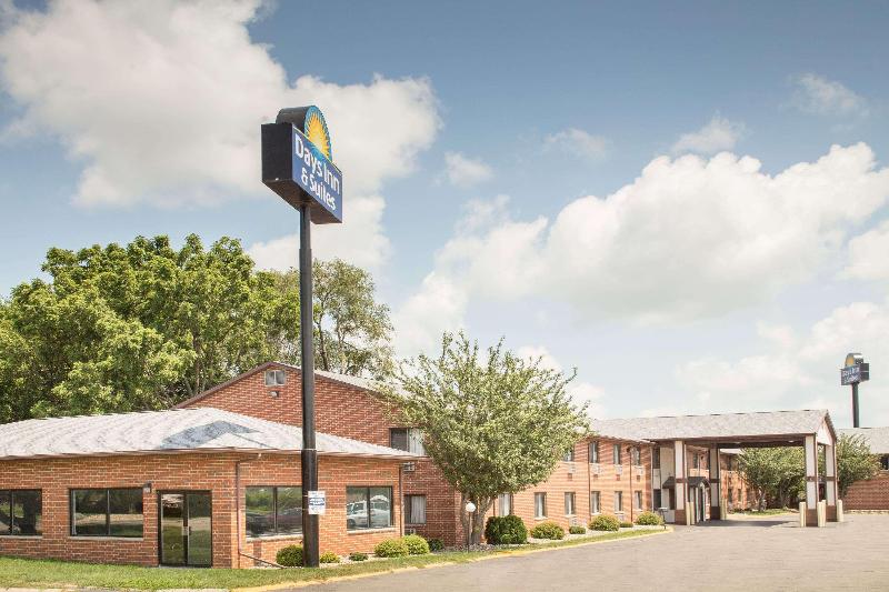 فندق Days Inn & Suites By Wyndham Waterloo
