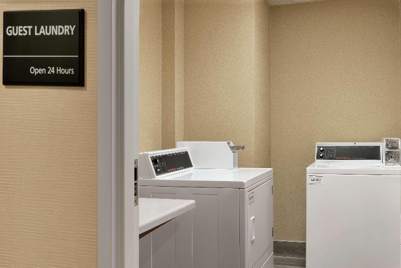 هتل Hampton Inn West Des Moines Lake Drive