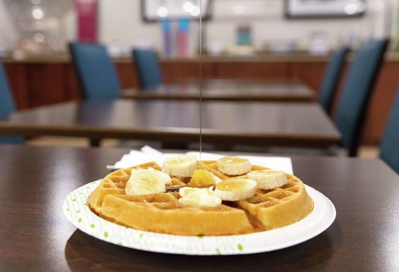 هتل Hampton Inn St. Augustine Beach