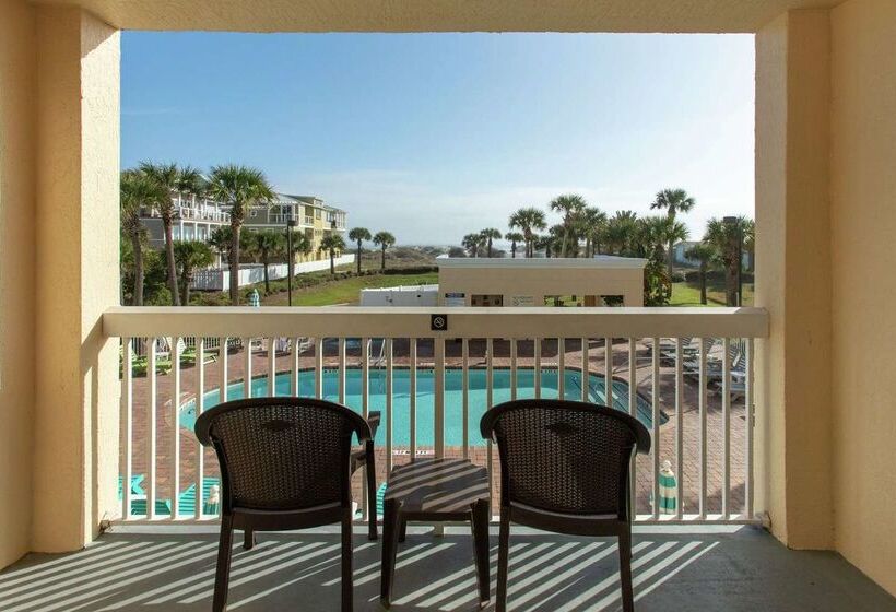 هتل Hampton Inn St. Augustine Beach