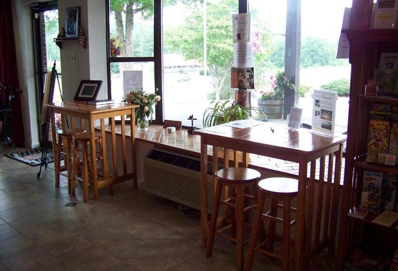 ホテル Highland Manor Inn