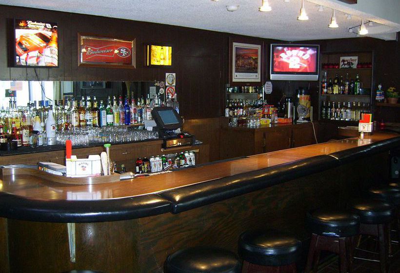 Отель Hillsdale Inn