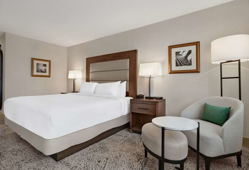 هتل Hilton Arlington National Landing