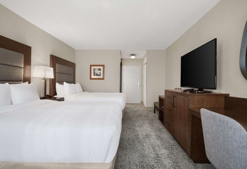هتل Hilton Arlington National Landing