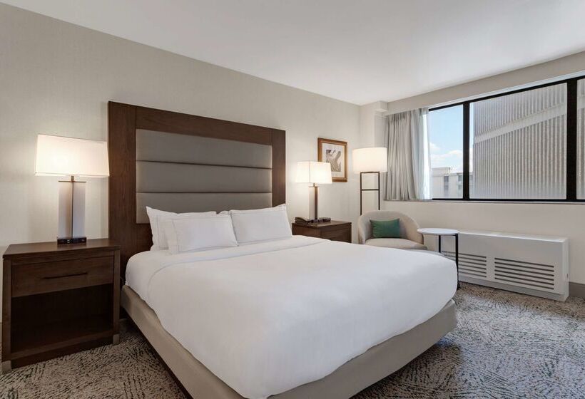 هتل Hilton Arlington National Landing