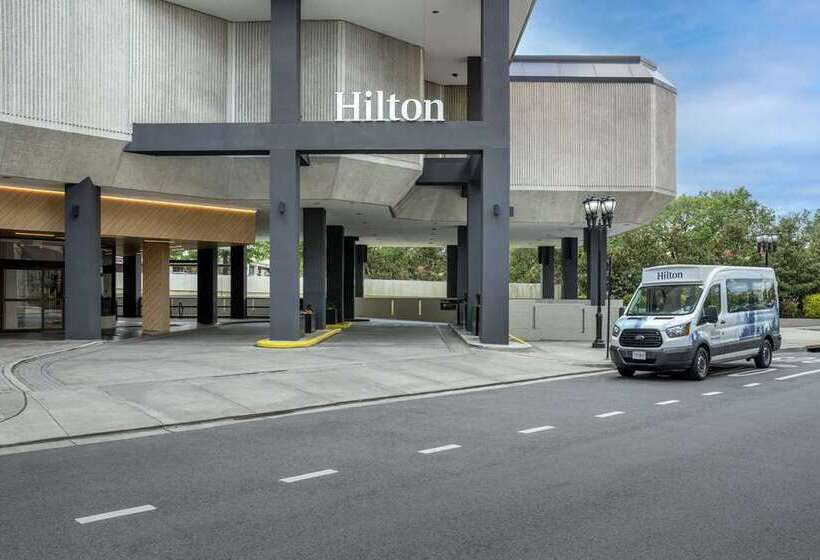 هتل Hilton Arlington National Landing