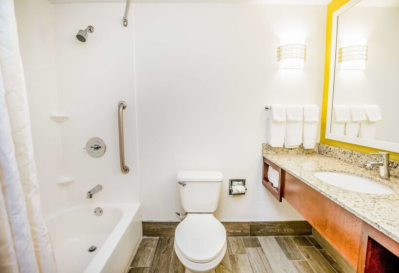 هتل Hilton Garden Inn Orange Beach Beachfront