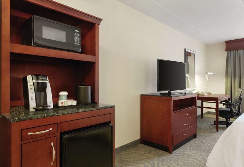 בית מלון כפרי Hilton Garden Inn Shelton