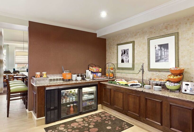 בית מלון כפרי Hilton Garden Inn Shelton