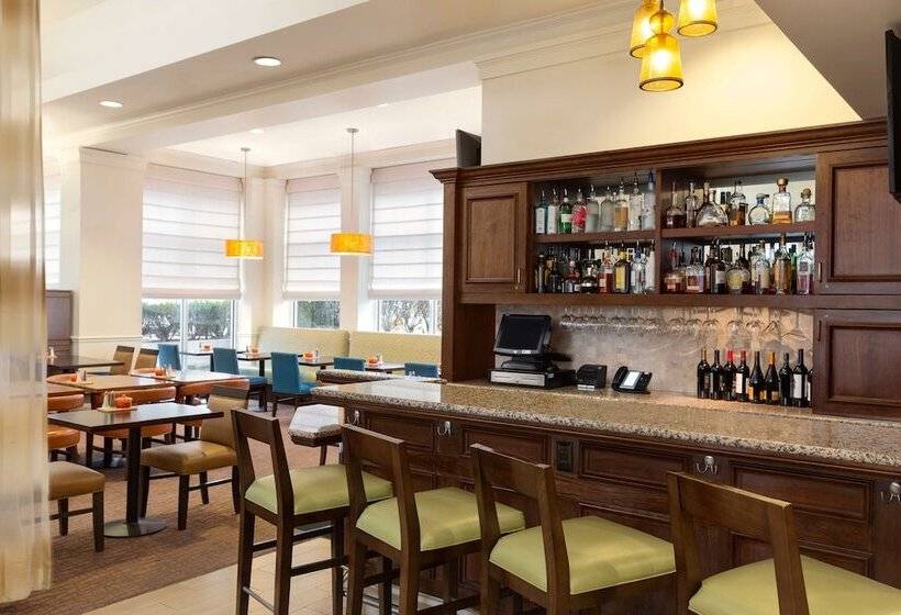 בית מלון כפרי Hilton Garden Inn Shelton