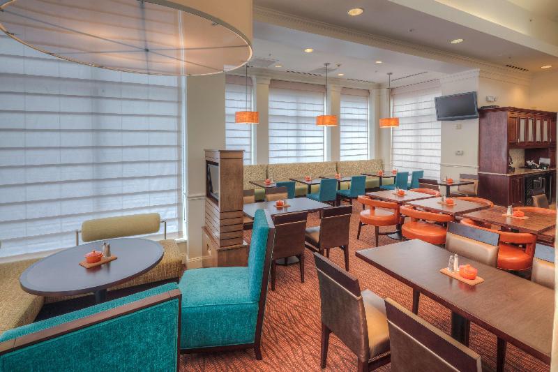 בית מלון כפרי Hilton Garden Inn Shelton