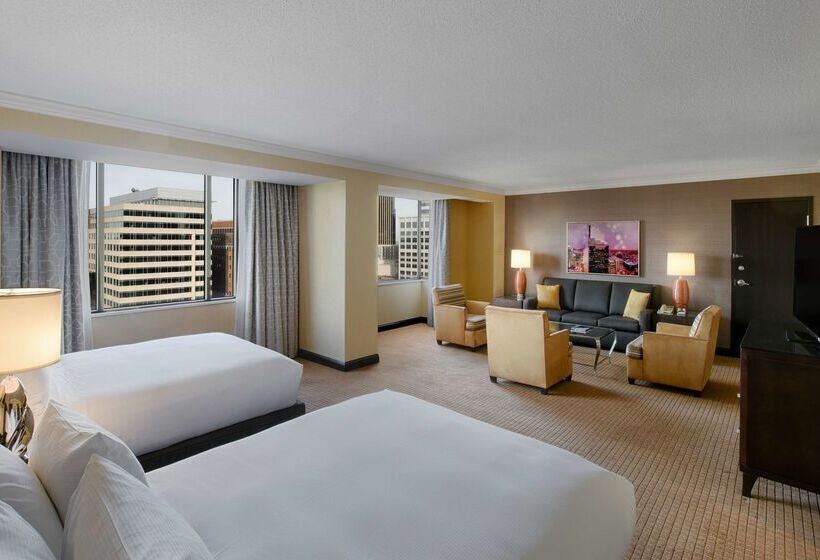 هتل Hilton Minneapolis