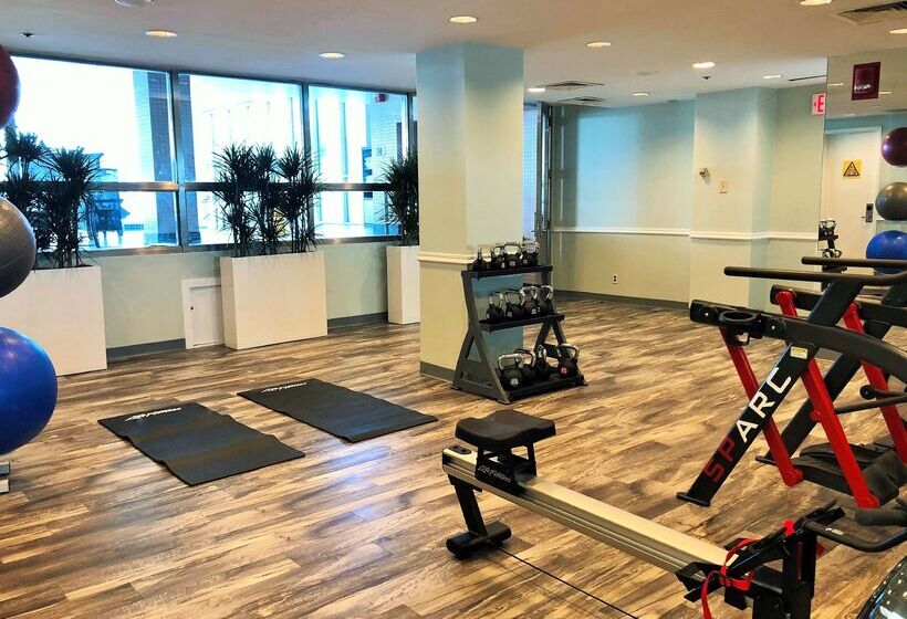 هتل Hilton Newark Airport