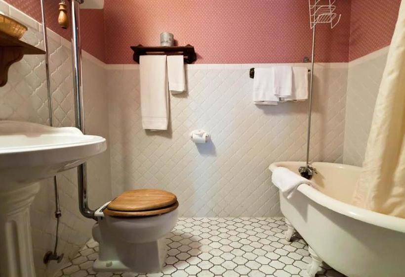 호텔 Historic Calumet Inn