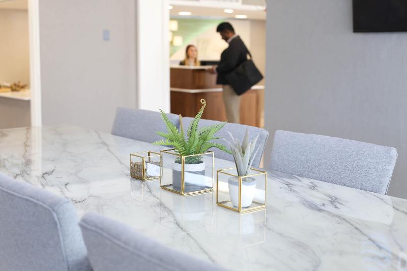 هتل Holiday Inn Bloomington Airport South Mall Area By Ihg