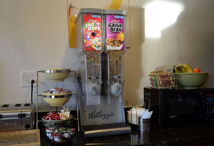 هتل Quality Inn & Suites Ankenydes Moines