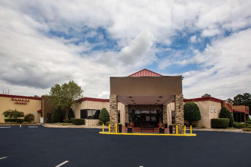 בית מלון כפרי Ramada By Wyndham Statesville