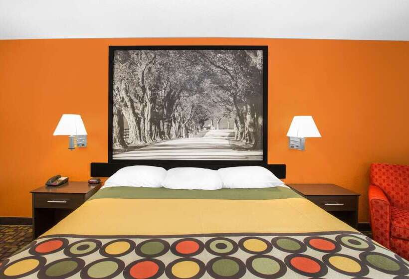 فندق Super 8 By Wyndham Clive Ia