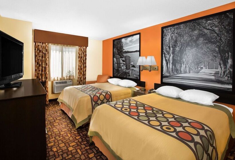 فندق Super 8 By Wyndham Clive Ia