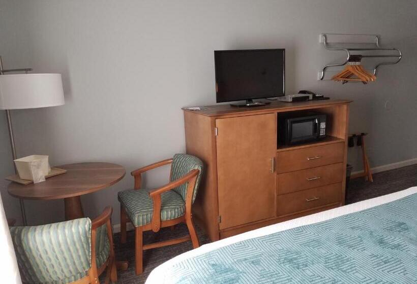 استراحتگاه Hampton Village Inn