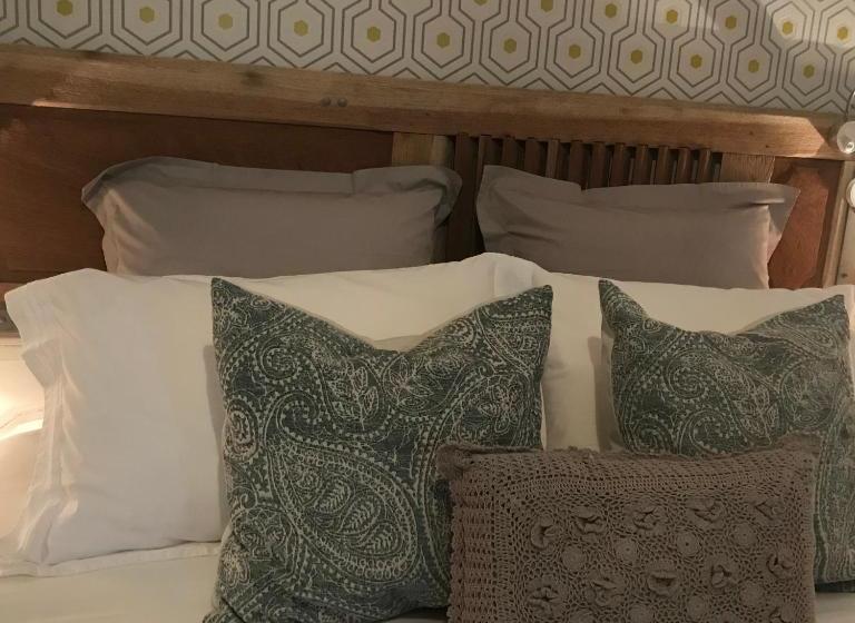 تختخواب و صبحانه Suite La Pérouse